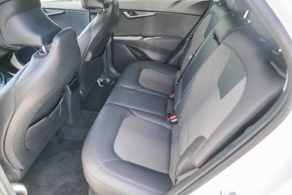 Certified 2023 Kia Niro EX FWD image 17