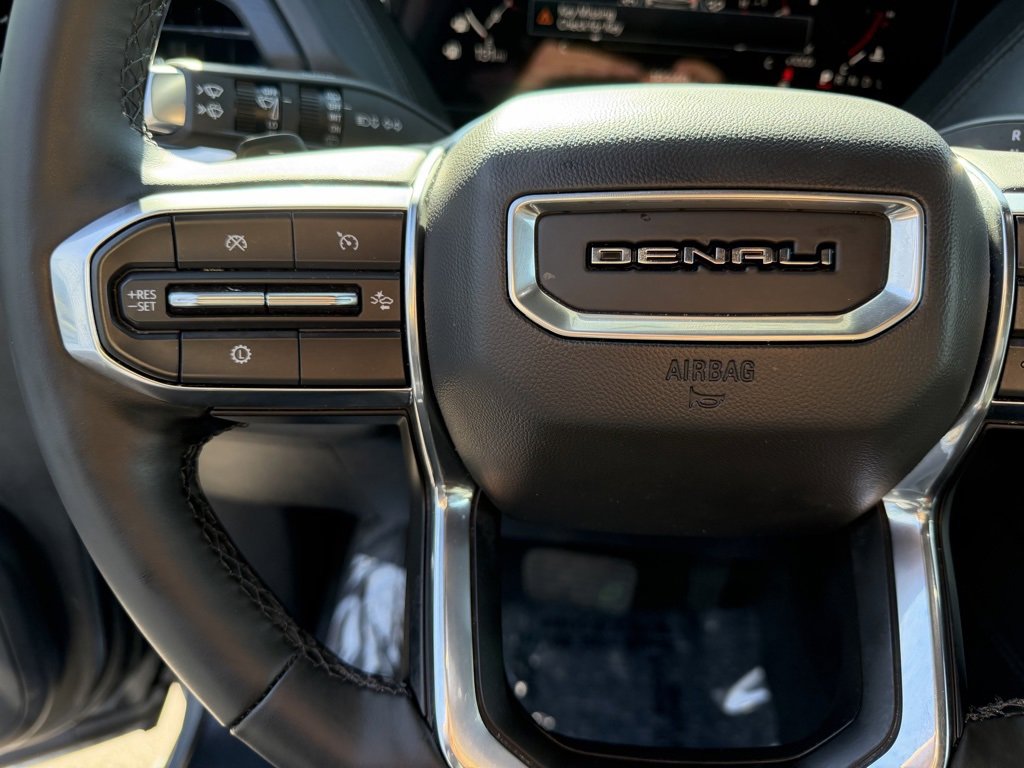 Used 2025 GMC Yukon Denali image 18