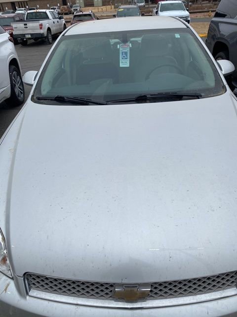 Used 2016 Chevrolet Impala LT image 2