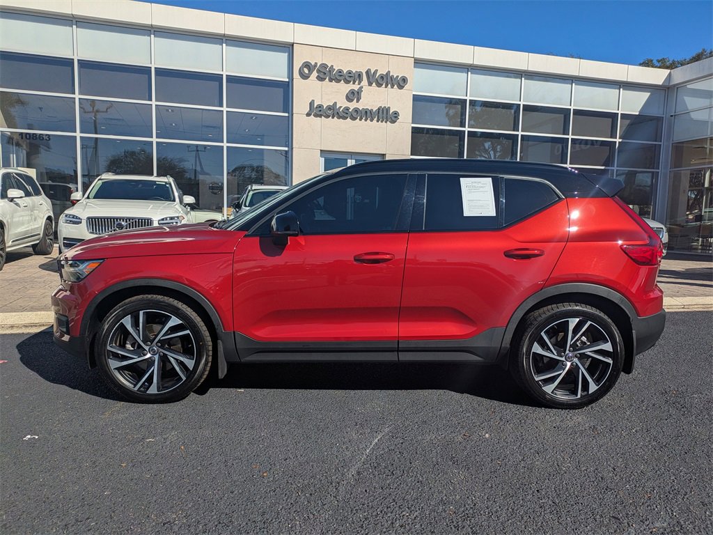 Used 2021 Volvo XC40 T5 R-Design w/ Climate Package image 3