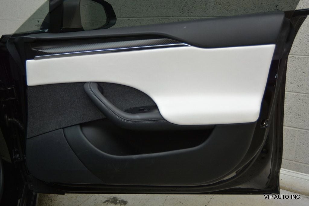 Used 2021 Tesla Model S Plaid image 8