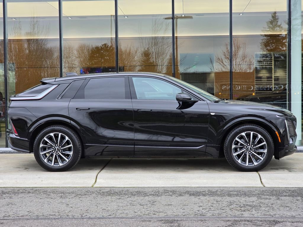 Used 2025 Cadillac Lyriq Sport image 6