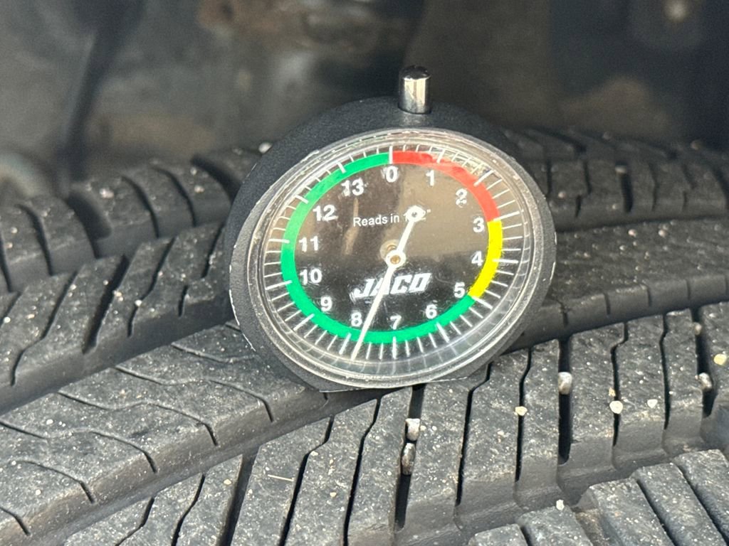 Used 2021 Toyota RAV4 XLE Premium image 41