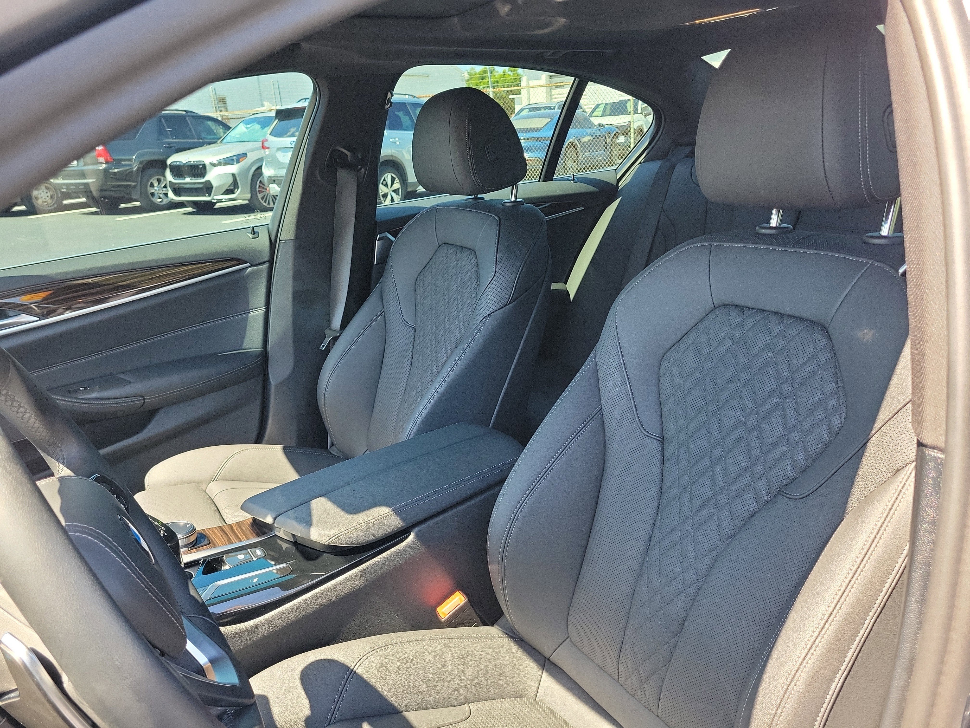 Used 2023 BMW 540i w/ Premium Package RWD image 23