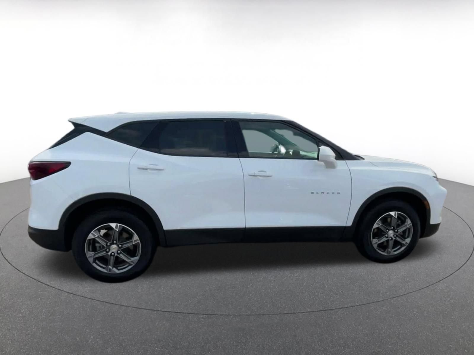 Used 2025 Chevrolet Blazer LT FWD image 16