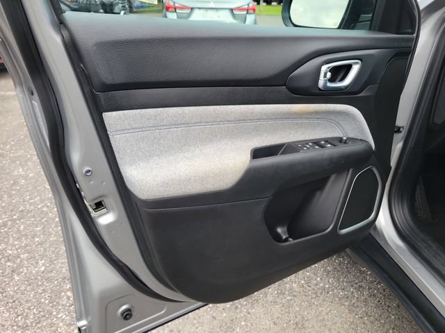 Used 2022 Jeep Compass Latitude FWD image 19