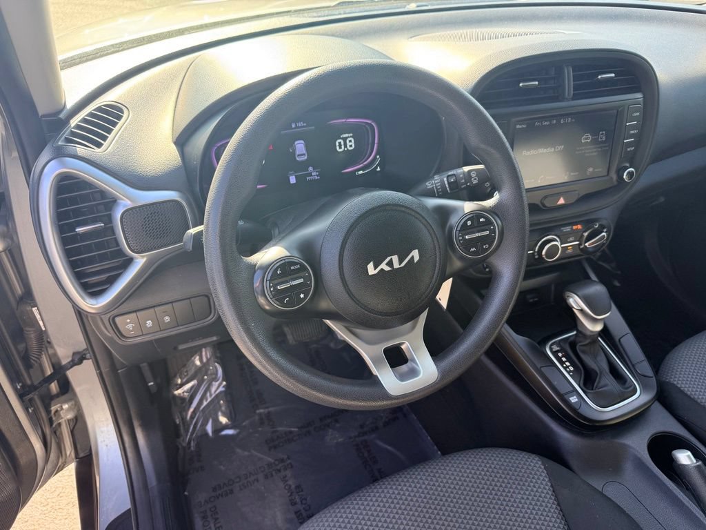 Used 2023 Kia Soul LX w/ Option Group 015 FWD image 16