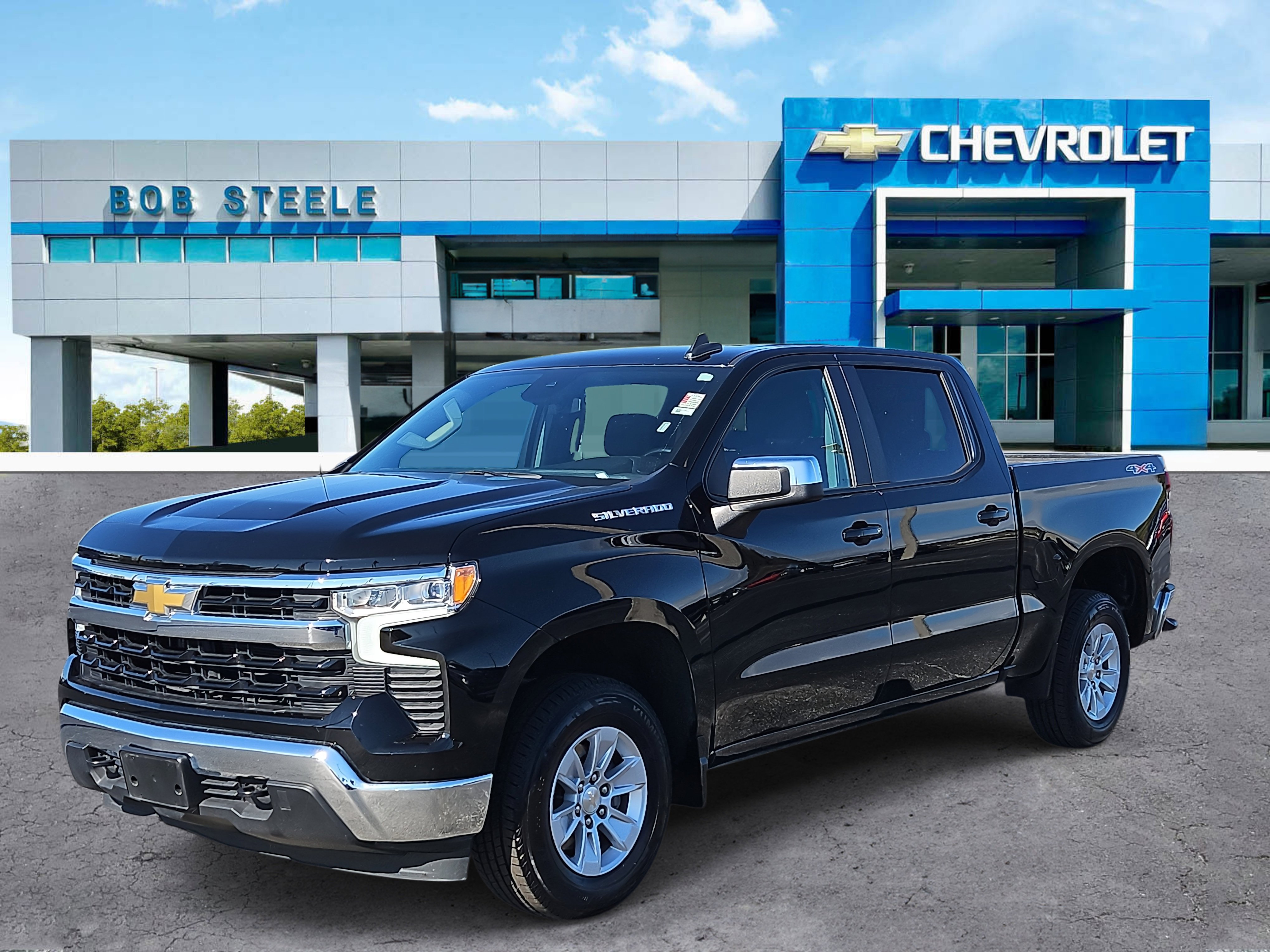 Used 2025 Chevrolet Silverado 1500 LT AWD/4WD image 2