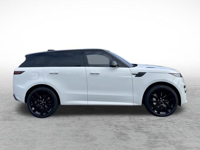 Used 2025 Land Rover Range Rover Sport Dynamic SE image 4