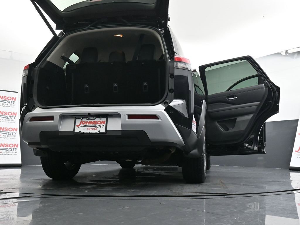 Used 2023 Nissan Pathfinder SL image 39