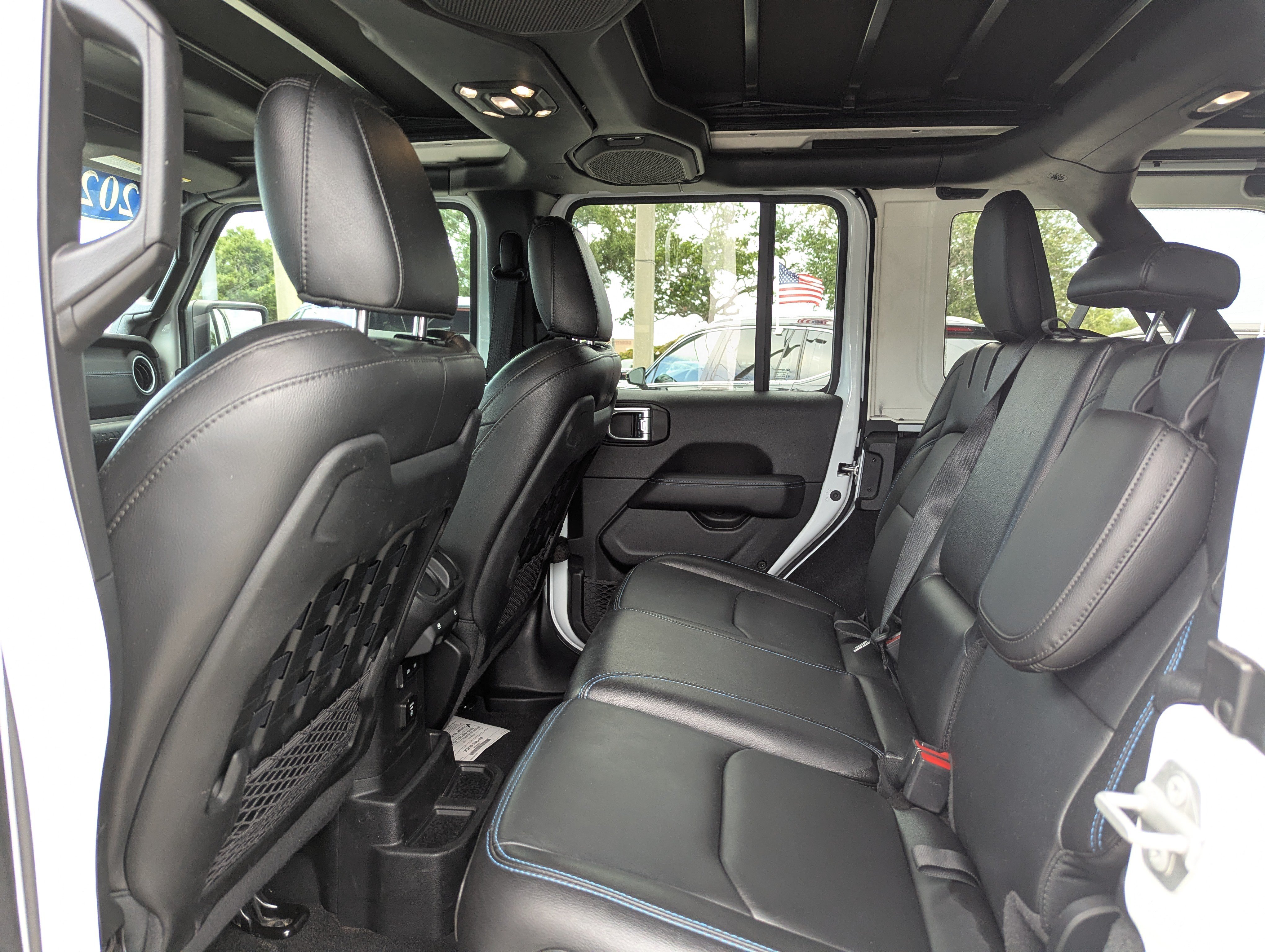 Used 2021 Jeep Wrangler Unlimited Rubicon 4xe w/ Safety Group AWD/4WD image 19