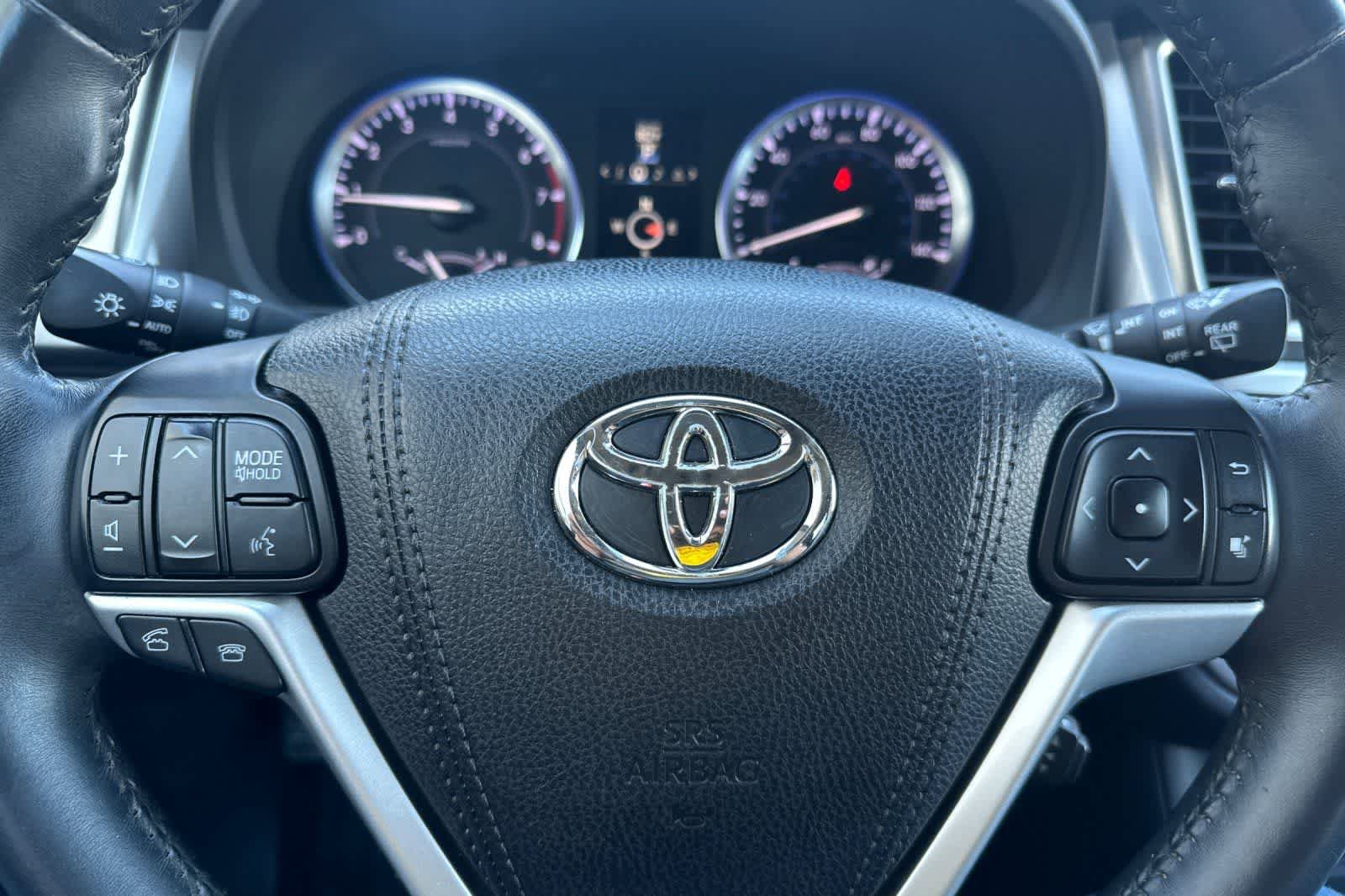Used 2016 Toyota Highlander XLE image 26