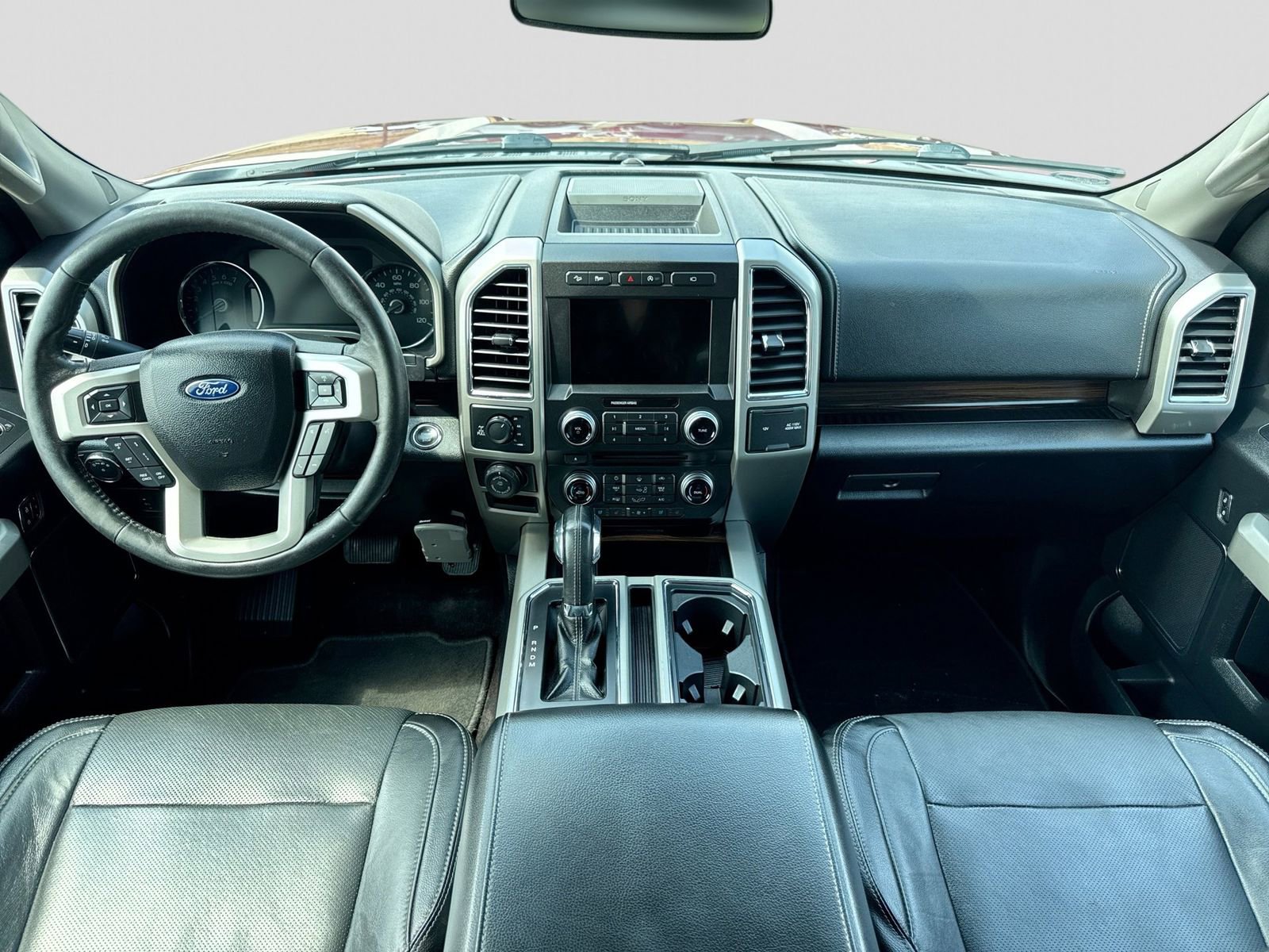 Used 2017 Ford F150 Lariat w/ Equipment Group 502A Luxury AWD/4WD image 18