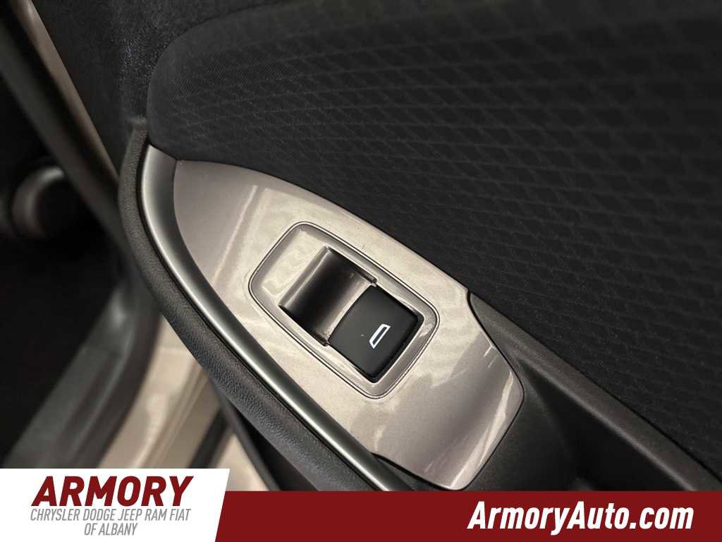 Used 2023 Chevrolet Malibu LT image 30