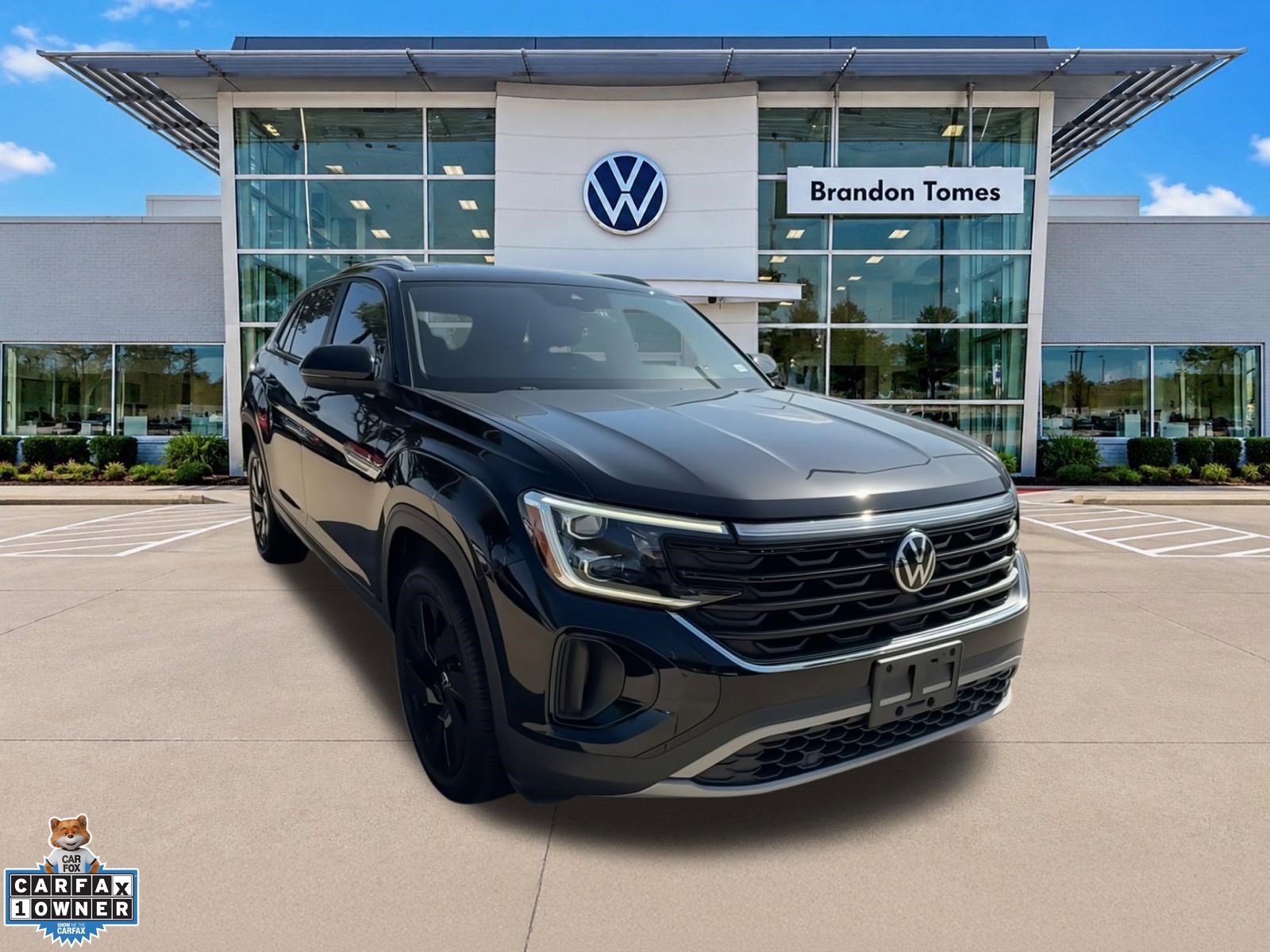 Used 2024 Volkswagen Atlas Cross Sport SE FWD image 3
