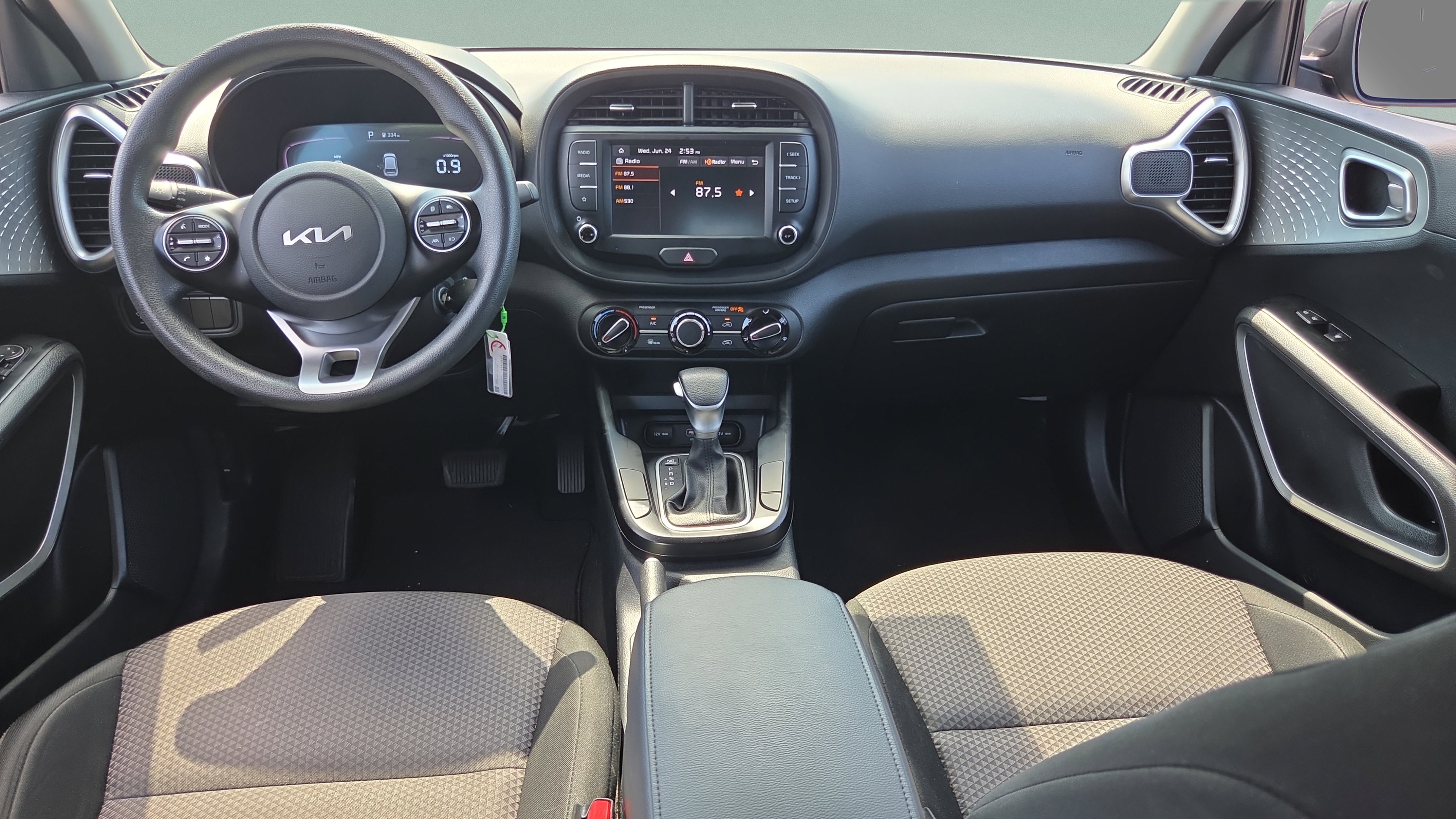 Used 2024 Kia Soul LX w/ Option Group 015 FWD image 11