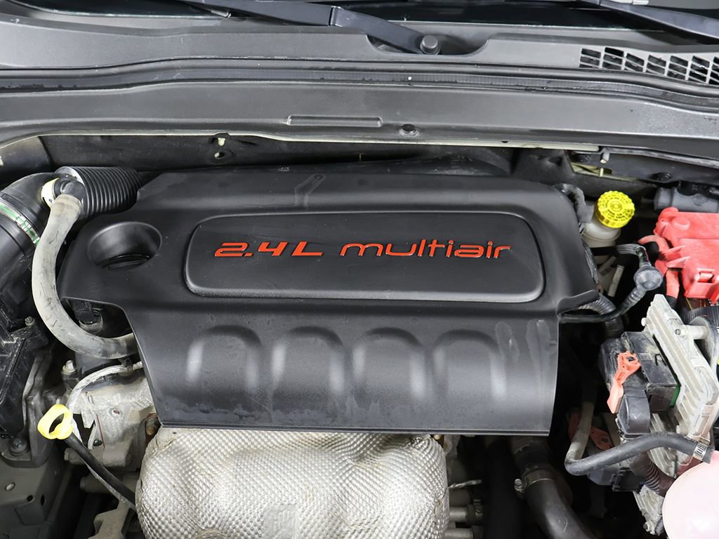 Used 2018 Jeep Renegade Latitude image 17