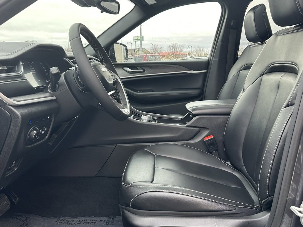 Used 2024 Jeep Grand Cherokee Limited 4xe image 9