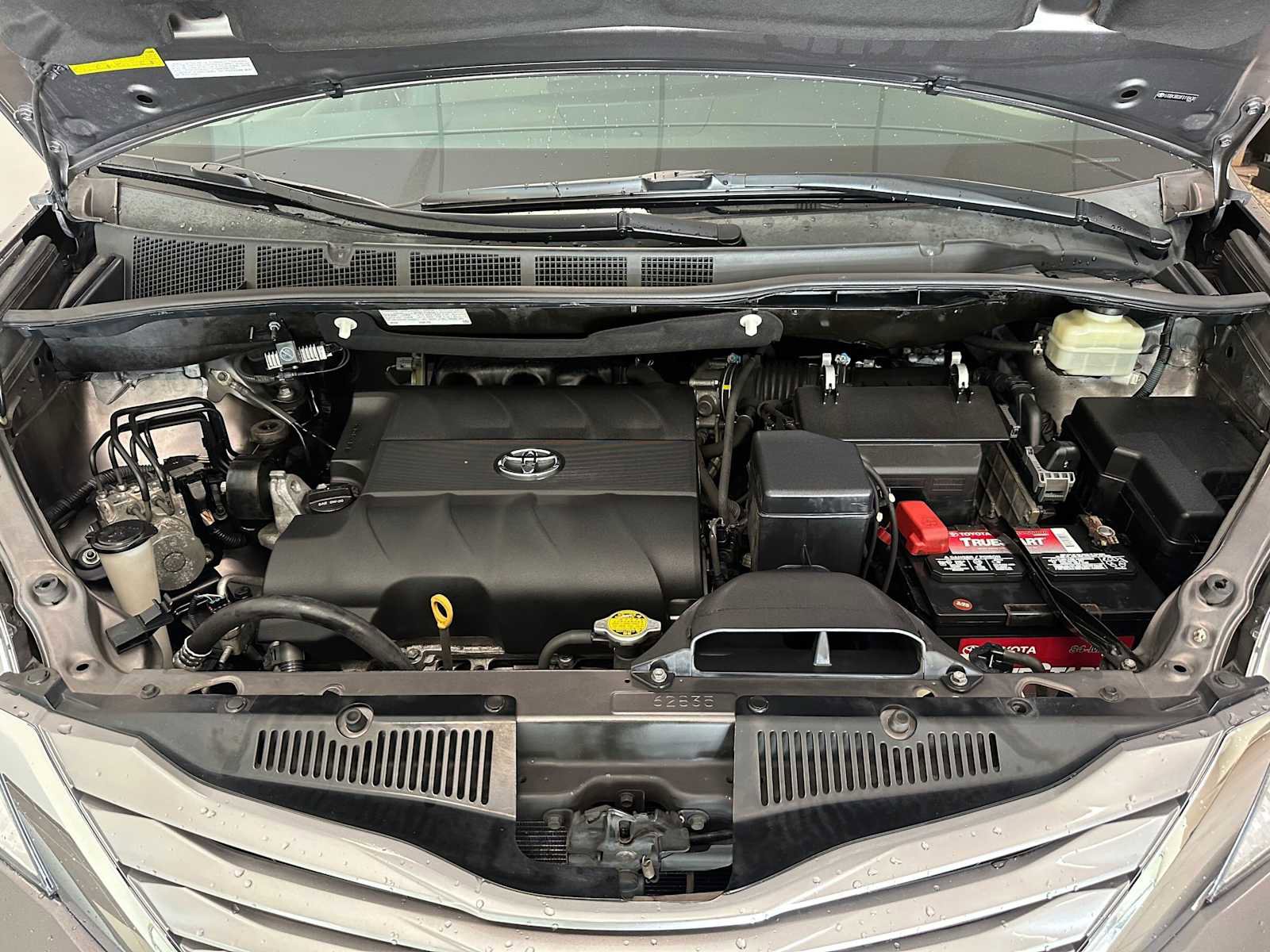 Used 2015 Toyota Sienna XLE w/ XLE Navigation Package image 9