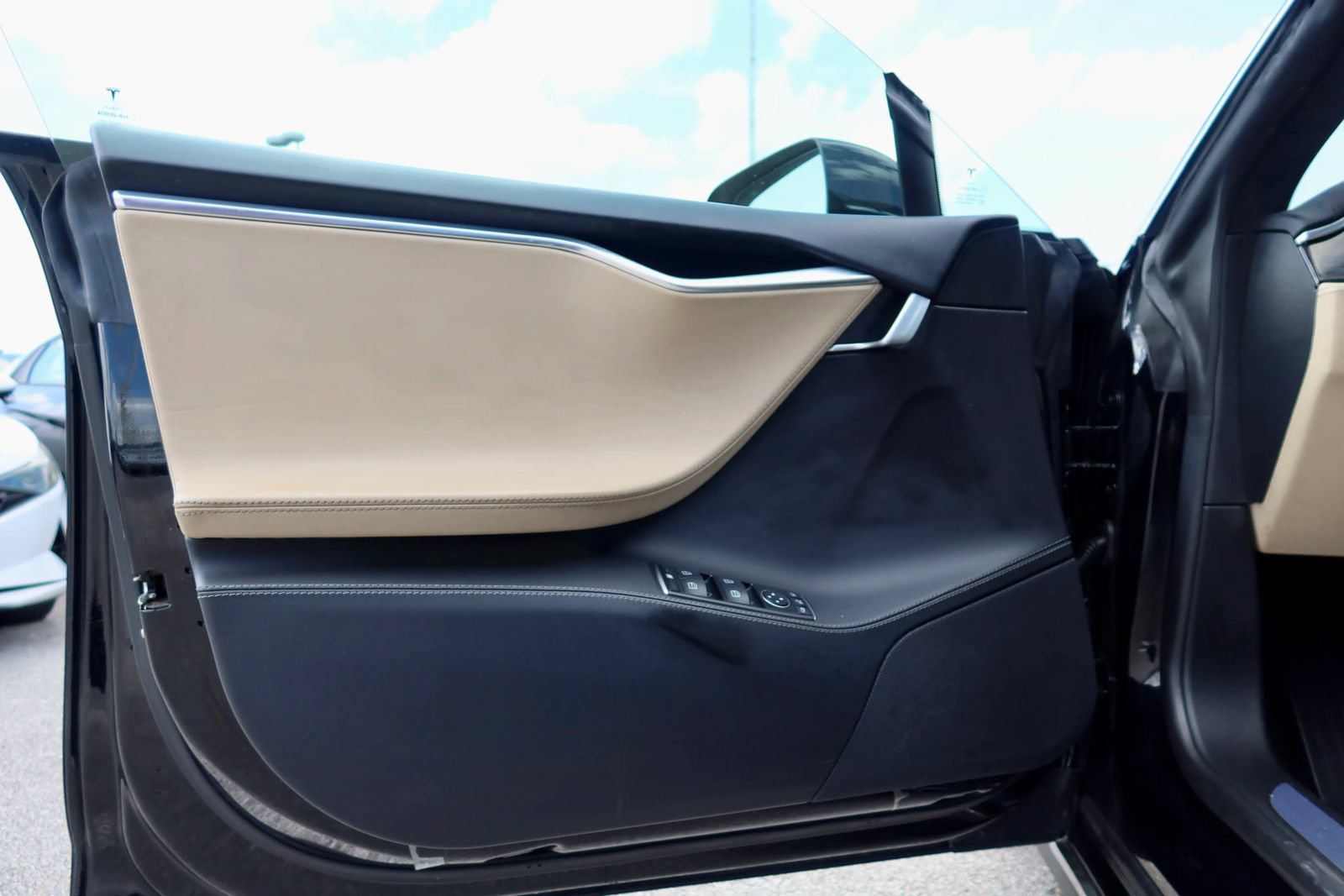 Used 2015 Tesla Model S 70D AWD/4WD image 13