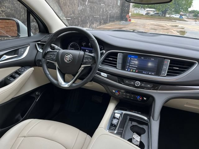 Used 2022 Buick Enclave Essence FWD image 24