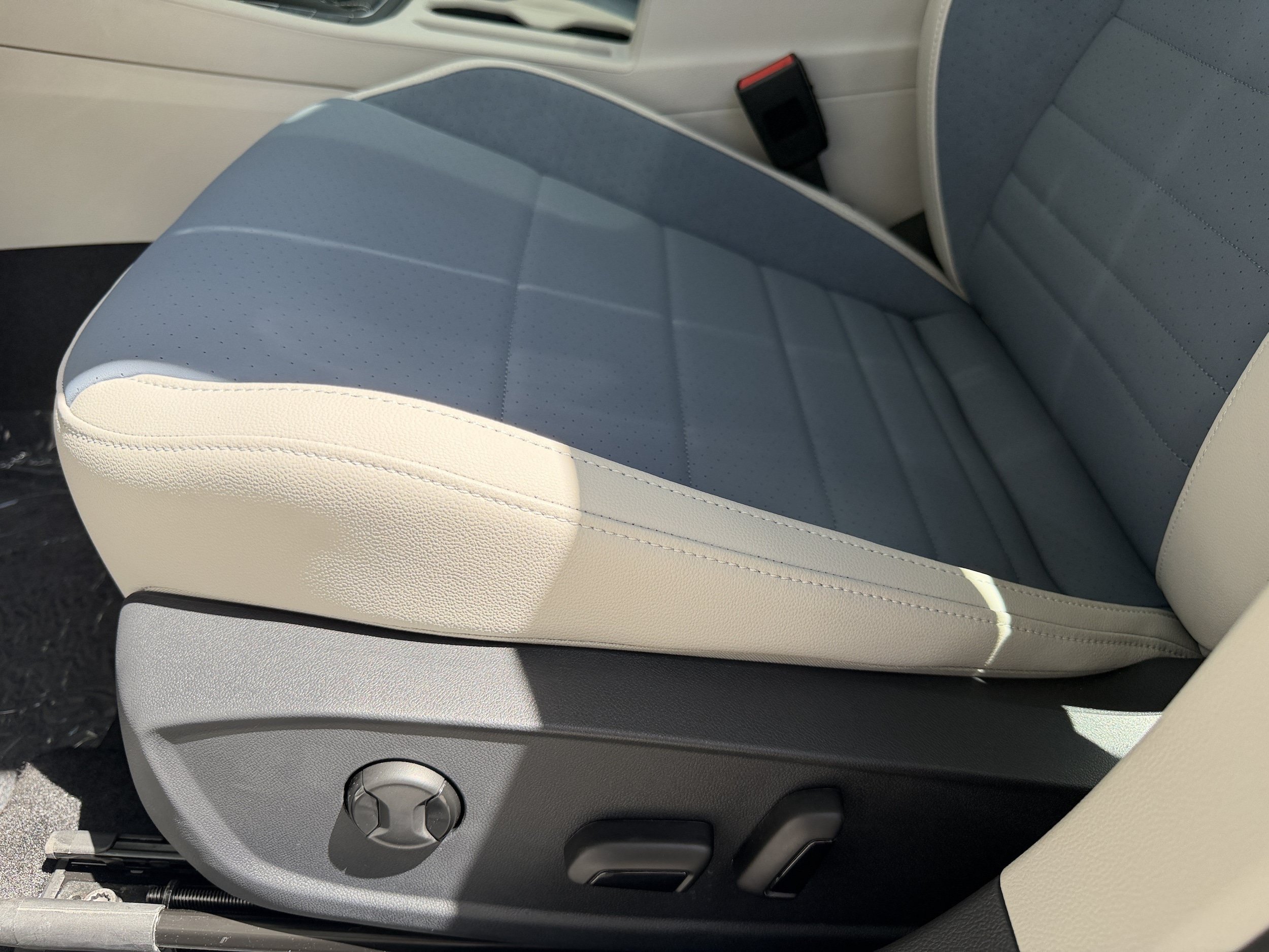 New 2027 Volkswagen Jetta SE FWD image 21