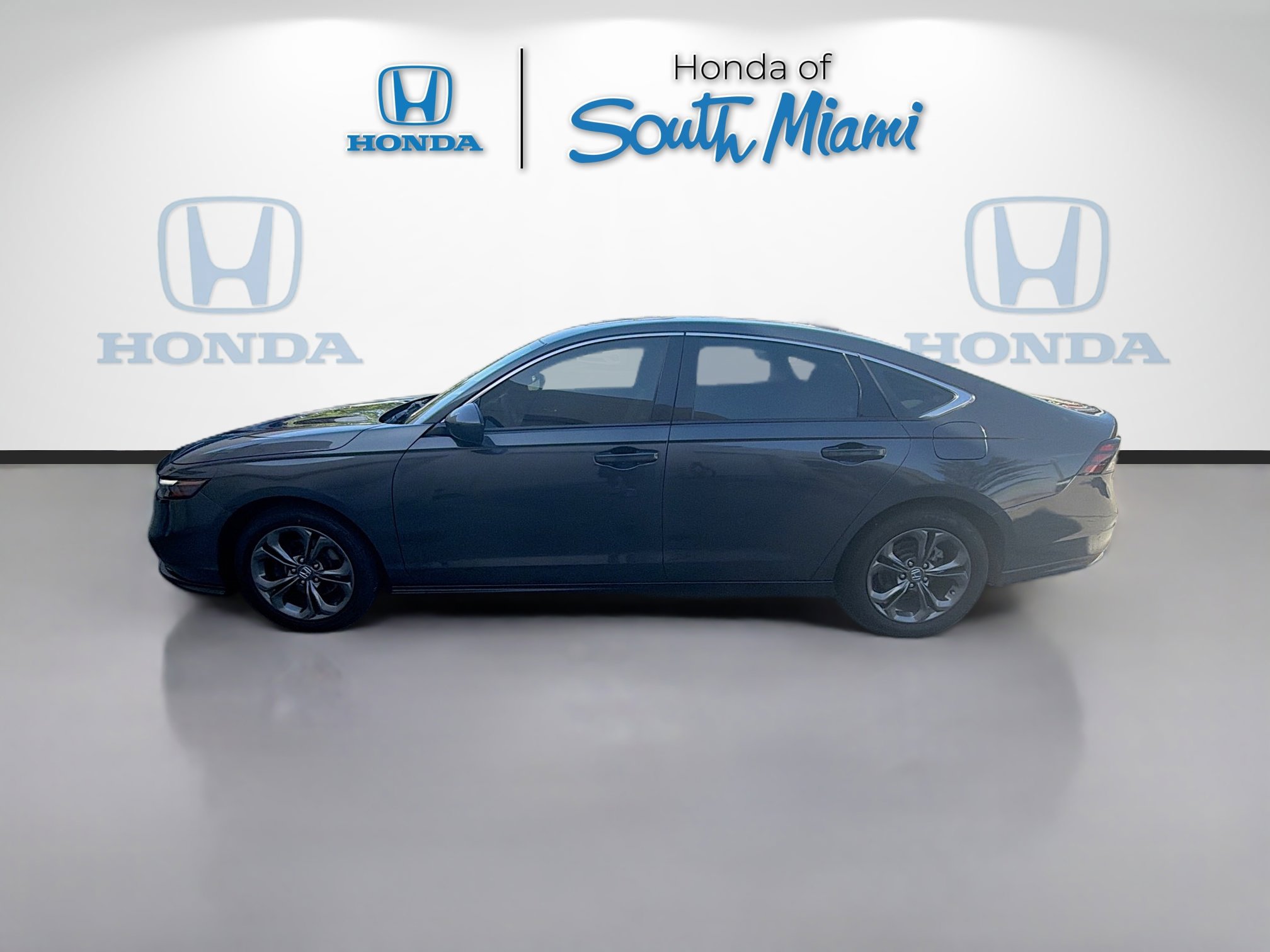 Used 2024 Honda Accord EX image 4