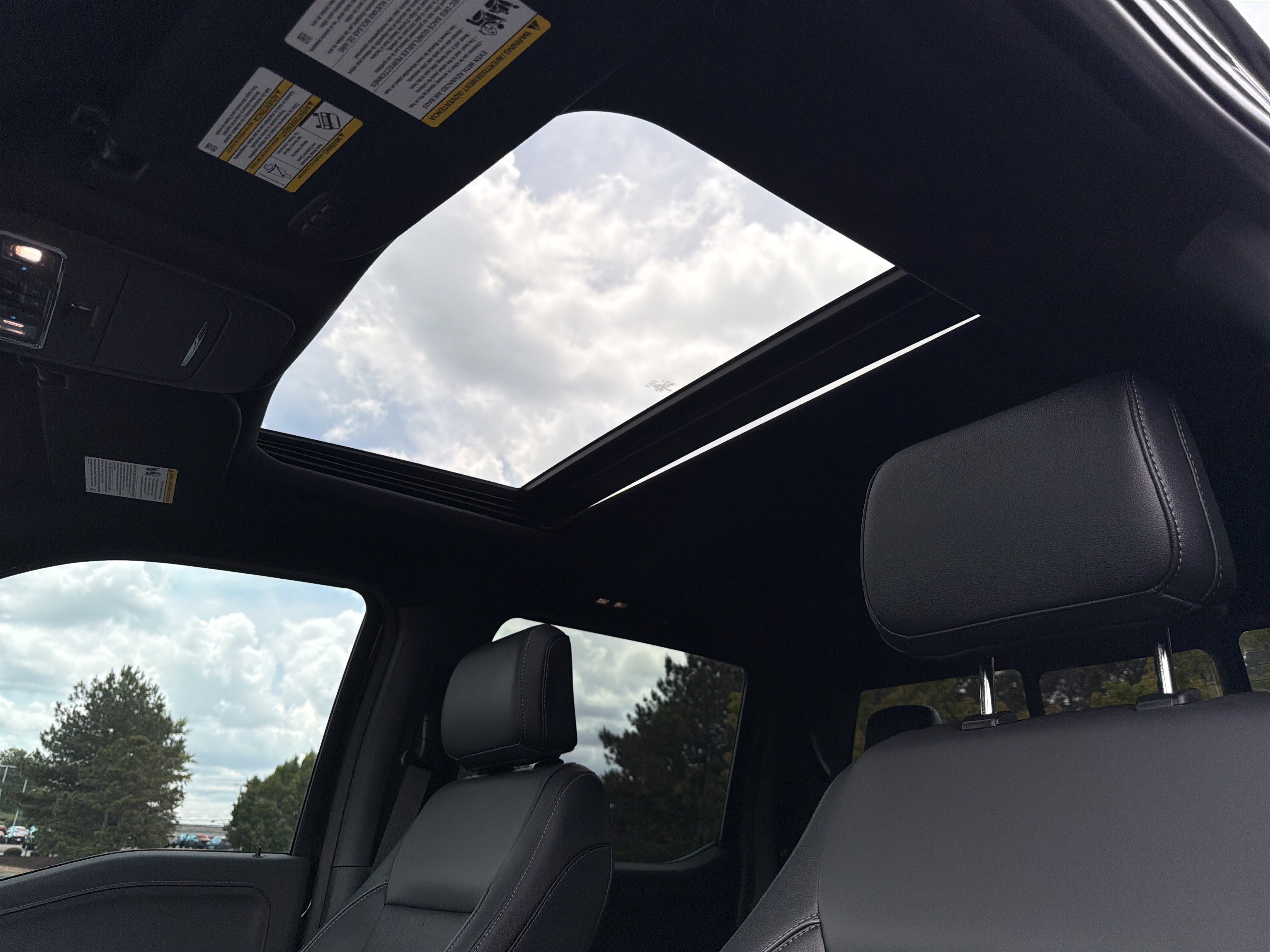Used 2025 Ford F150 Lariat AWD/4WD image 8