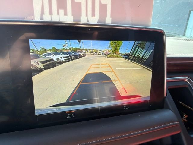 Used 2022 GMC Yukon XL SLE w/ Gmc Pro Safety Plus Package AWD/4WD image 7