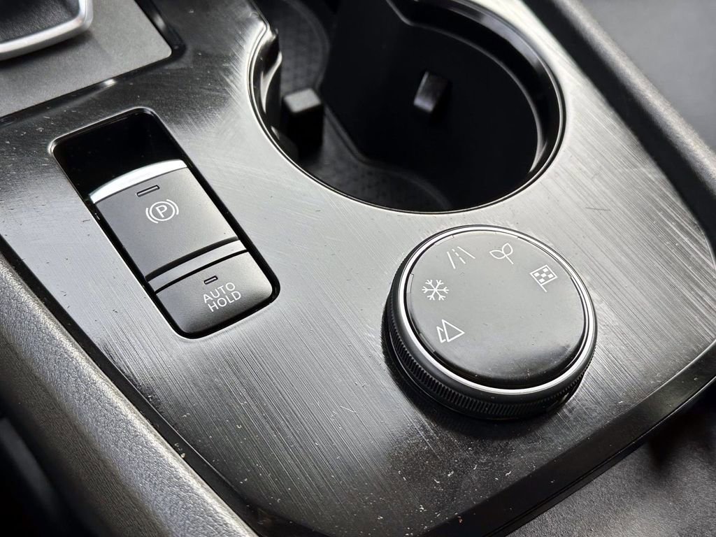 Certified 2025 Nissan Rogue SL w/ Tech Package image 32