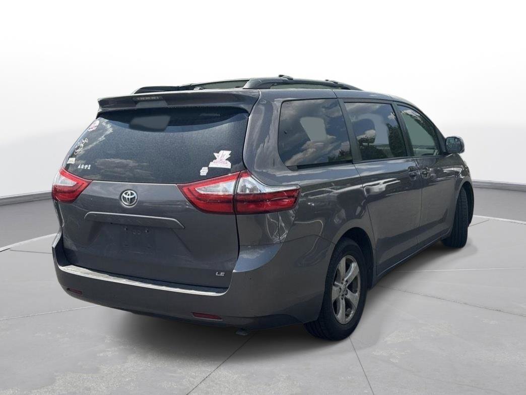 Used 2015 Toyota Sienna LE FWD image 6