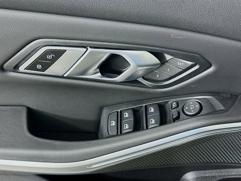 Used 2022 BMW 330e 330e iPerformance w/ M Sport Package image 18