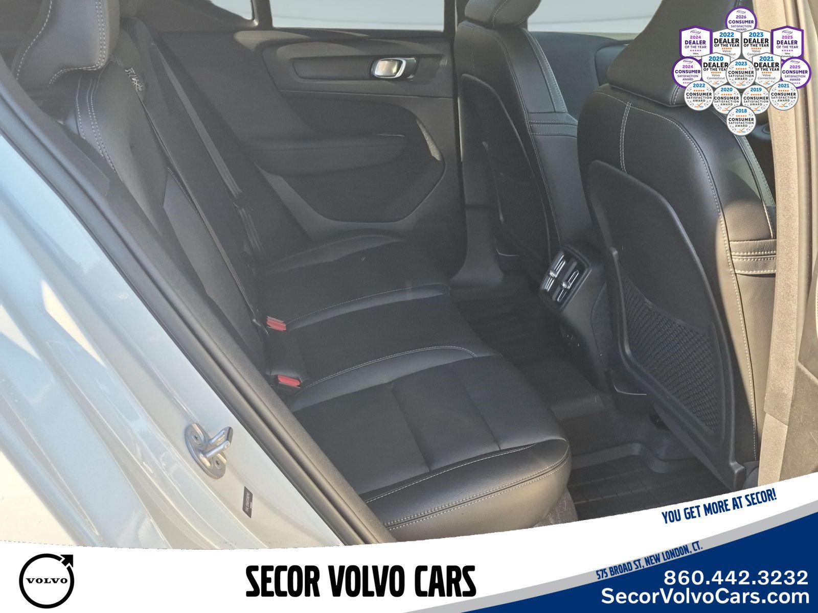 Certified 2023 Volvo XC40 B5 Plus w/ Protection Package Premier AWD/4WD image 22