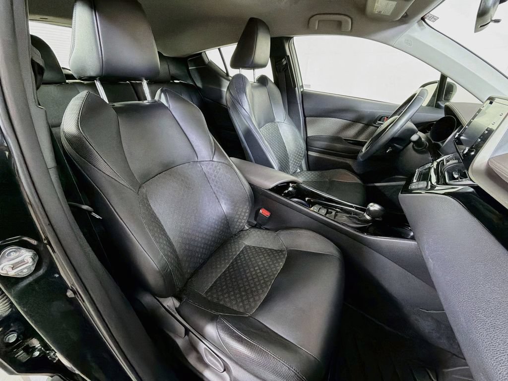 Used 2020 Toyota C-HR Limited FWD image 23