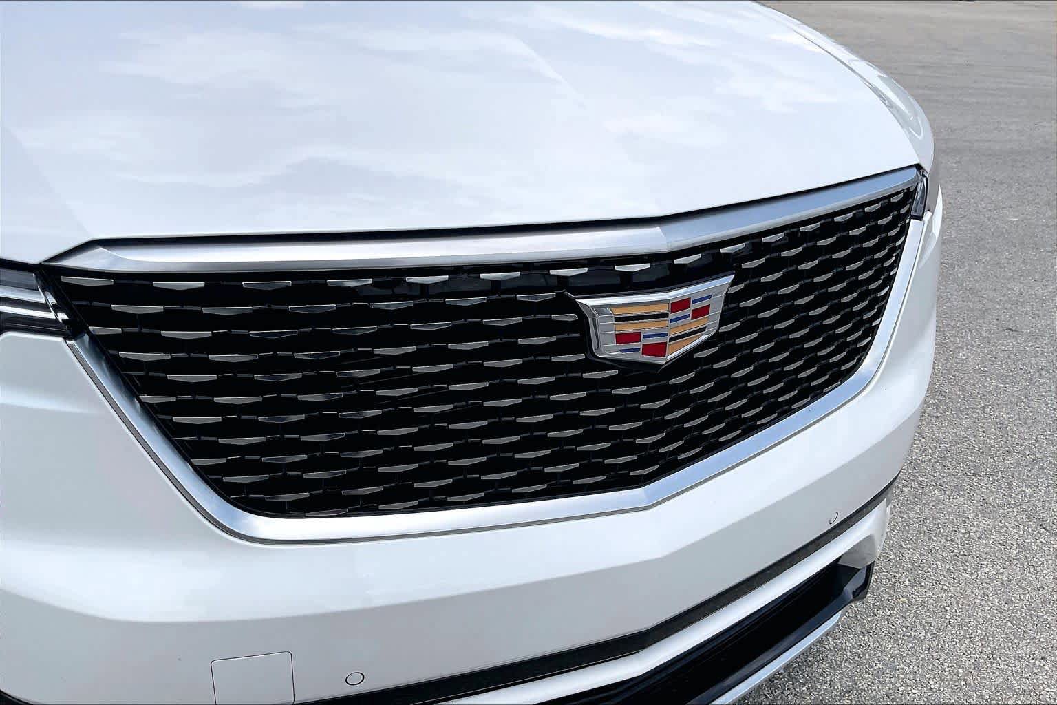 Used 2024 Cadillac XT6 Premium Luxury w/ LPO, Floor Liner Package FWD image 30
