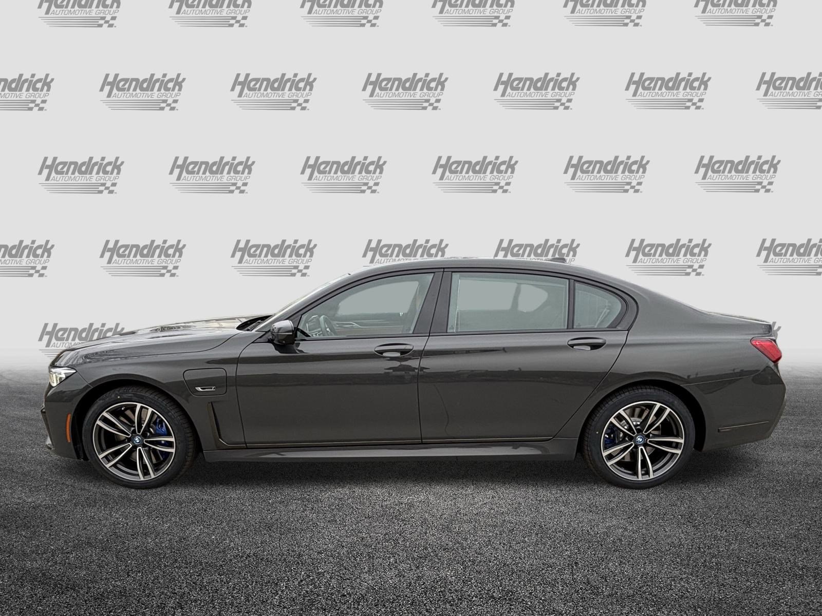 Used 2022 BMW 745e xDrive w/ M Sport Package image 7