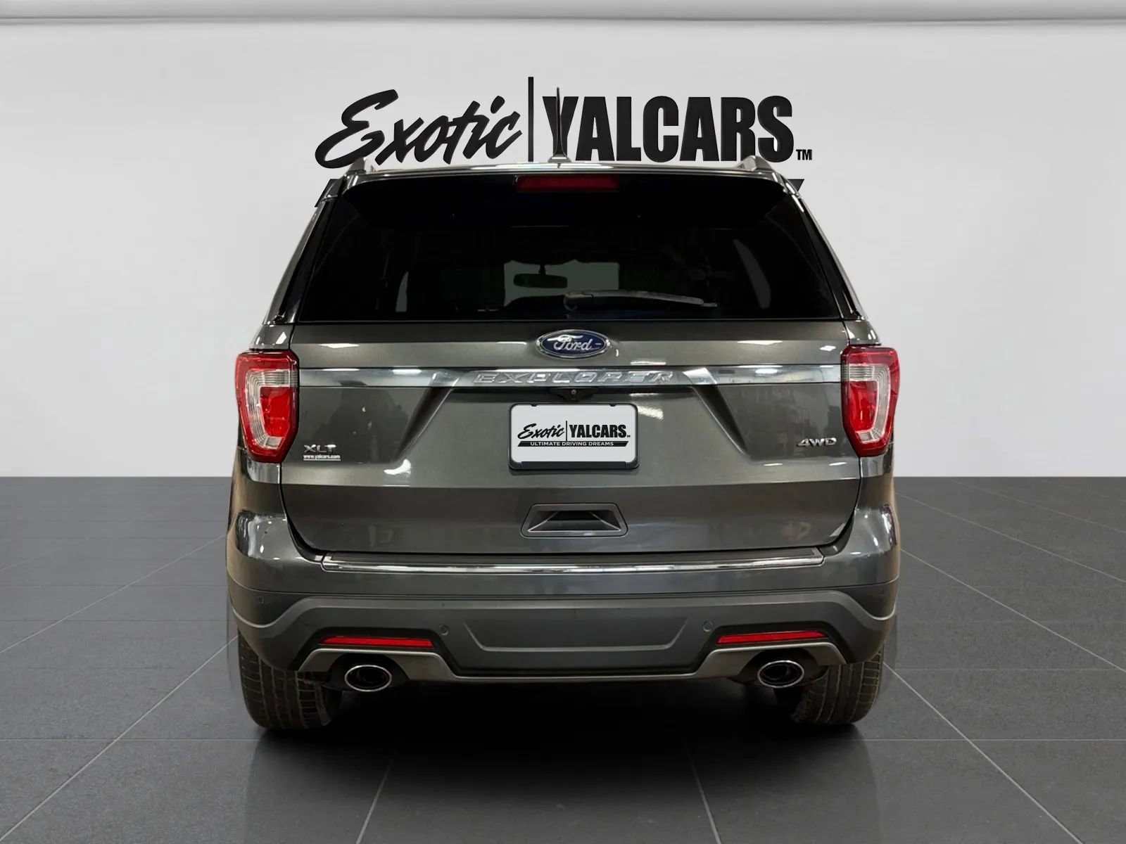 Used 2018 Ford Explorer XLT w/ Equipment Group 201A image 4