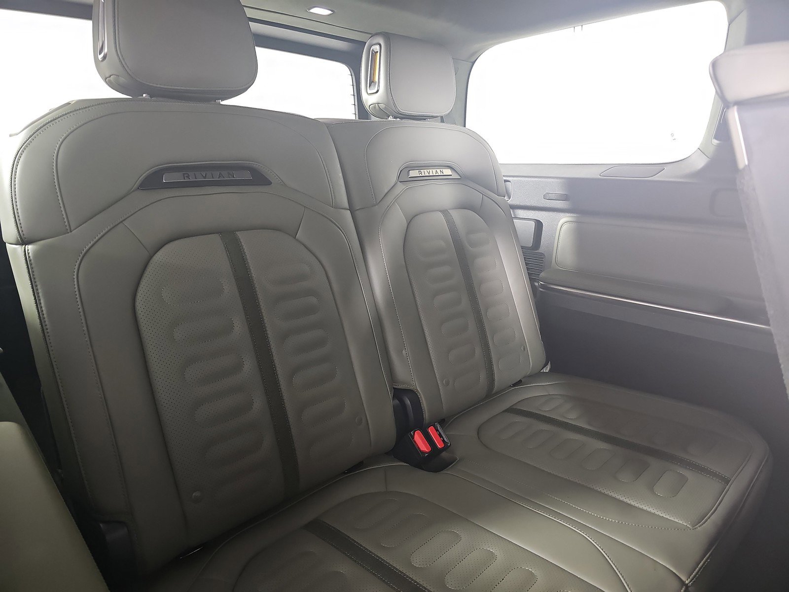 Used 2024 Rivian R1S Adventure image 22