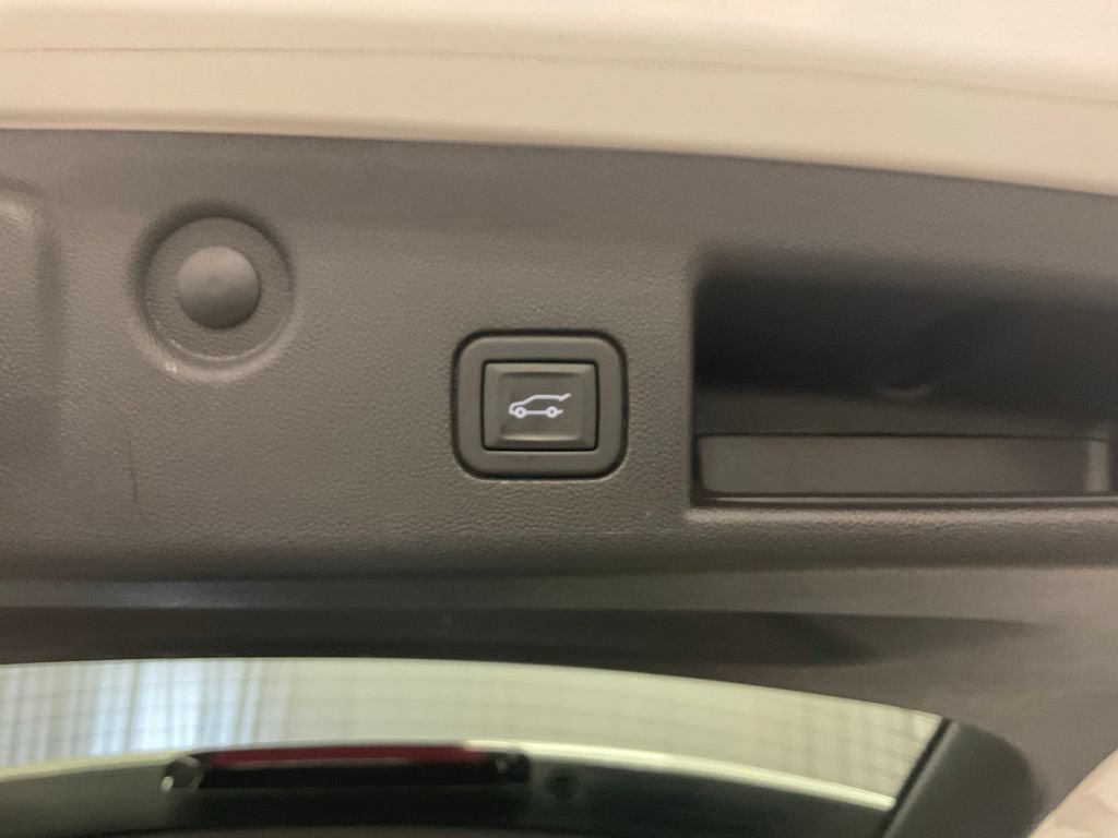 Used 2023 Chevrolet Equinox LT w/ Driver Convenience Package AWD/4WD image 25