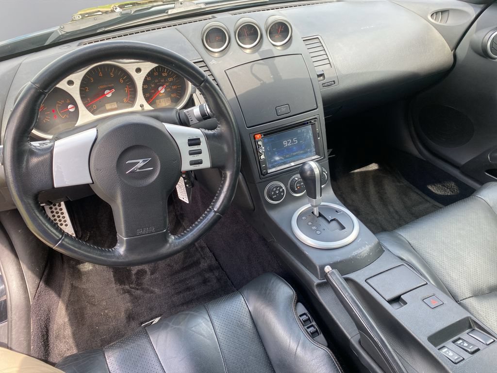 Used 2005 Nissan 350Z Touring RWD image 20