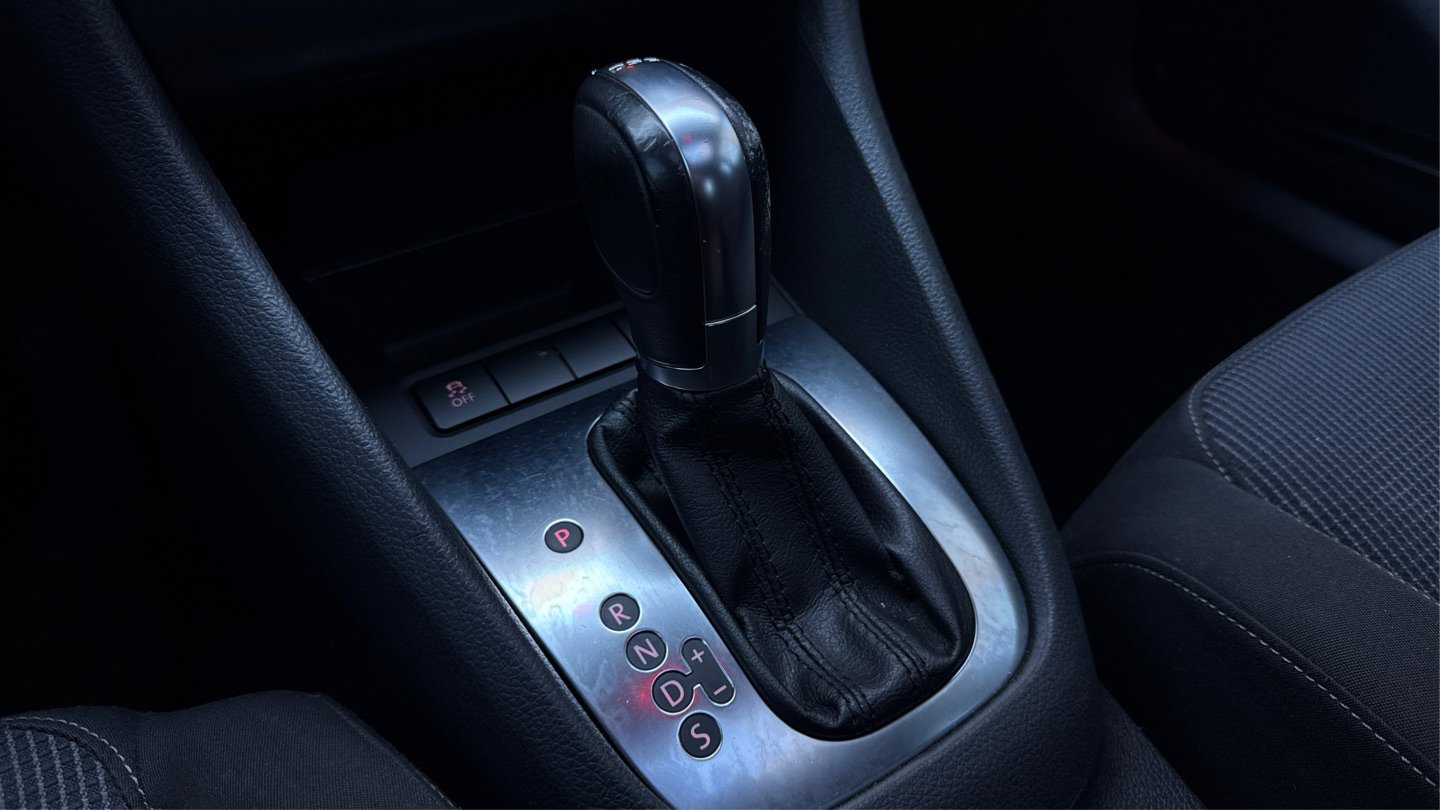 Used 2012 Volkswagen Golf TDI image 16