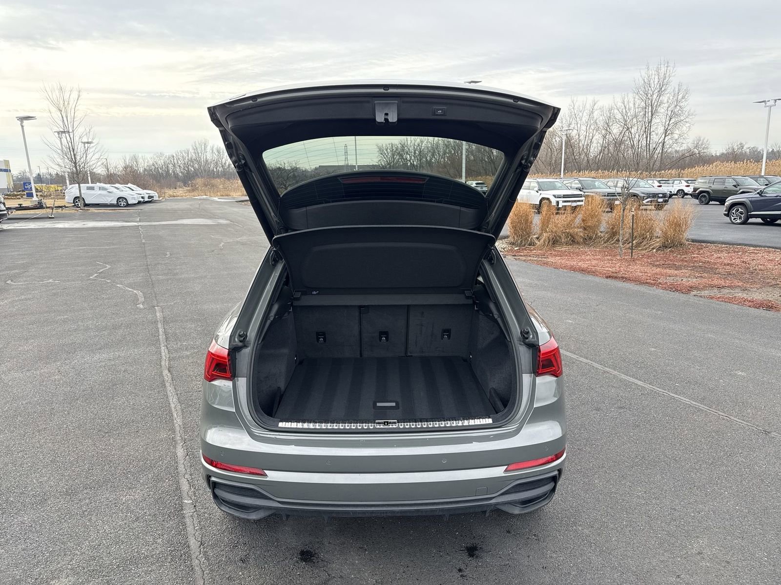 Used 2025 Audi Q3 2.0T Premium image 24