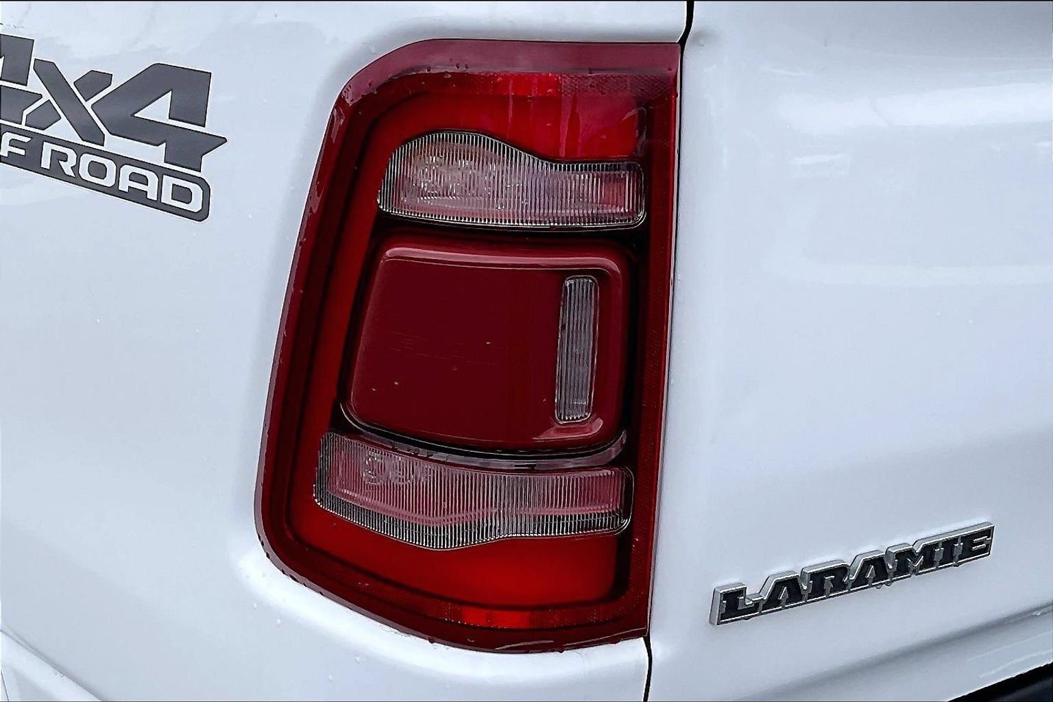 Used 2022 RAM 1500 Laramie w/ Off Road Group AWD/4WD image 23