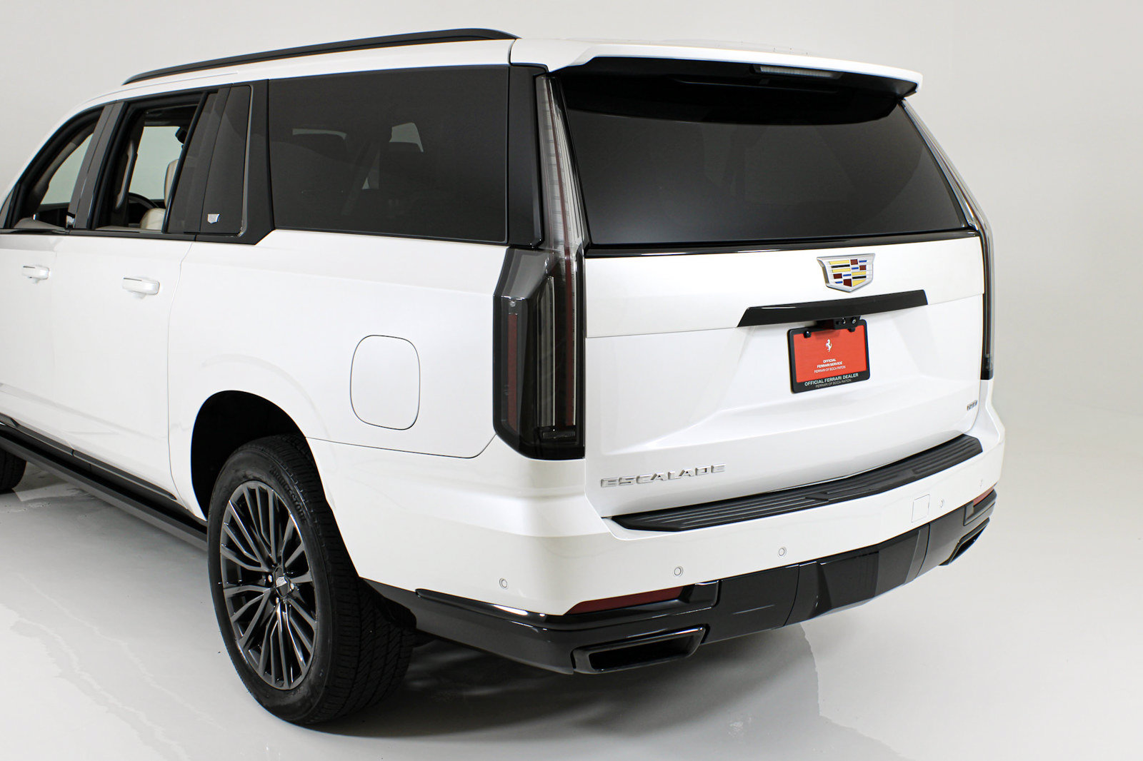 Used 2025 Cadillac Escalade ESV Sport Platinum RWD image 30
