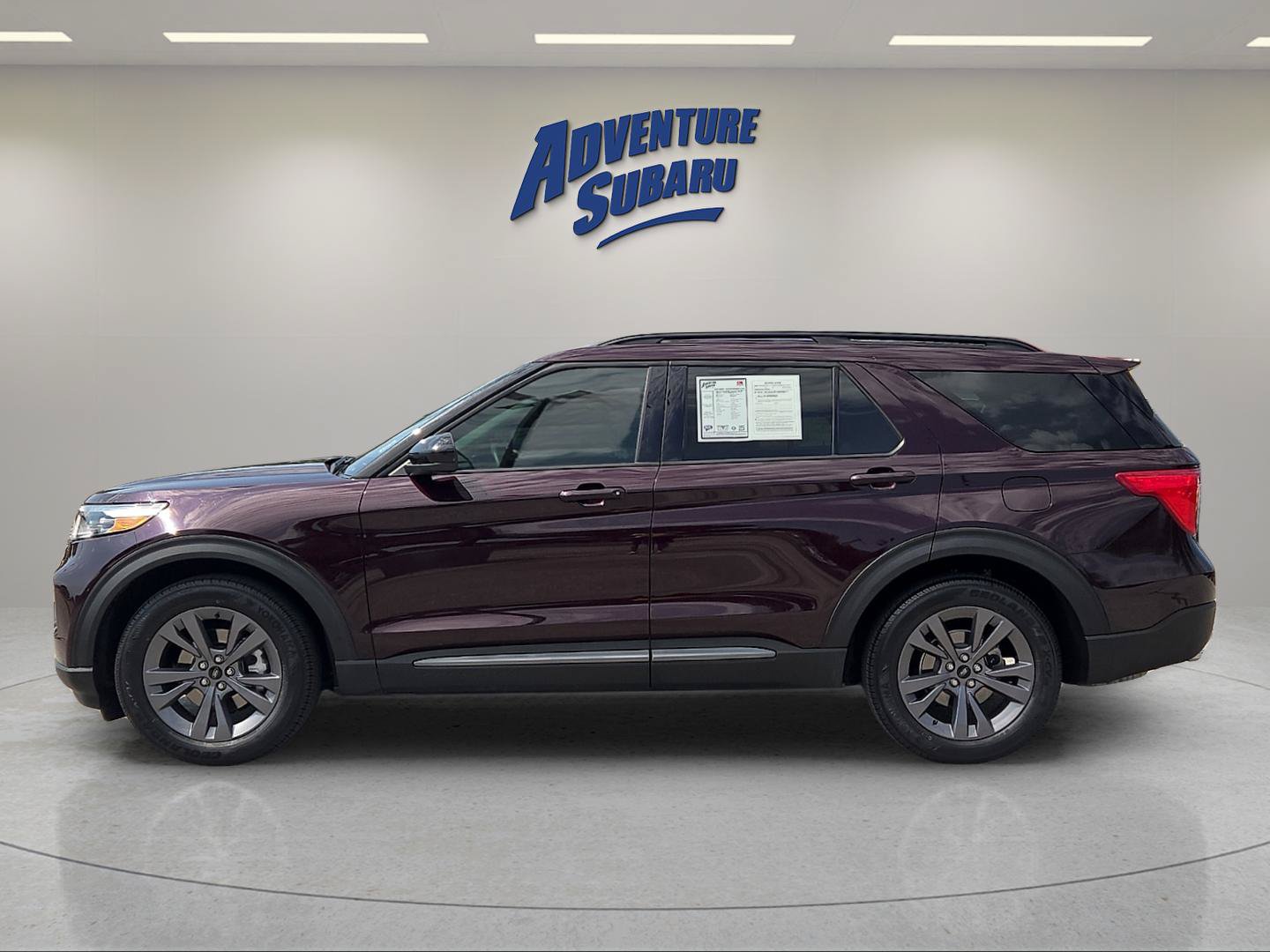 Used 2022 Ford Explorer XLT w/ Equipment Group 202A RWD image 4