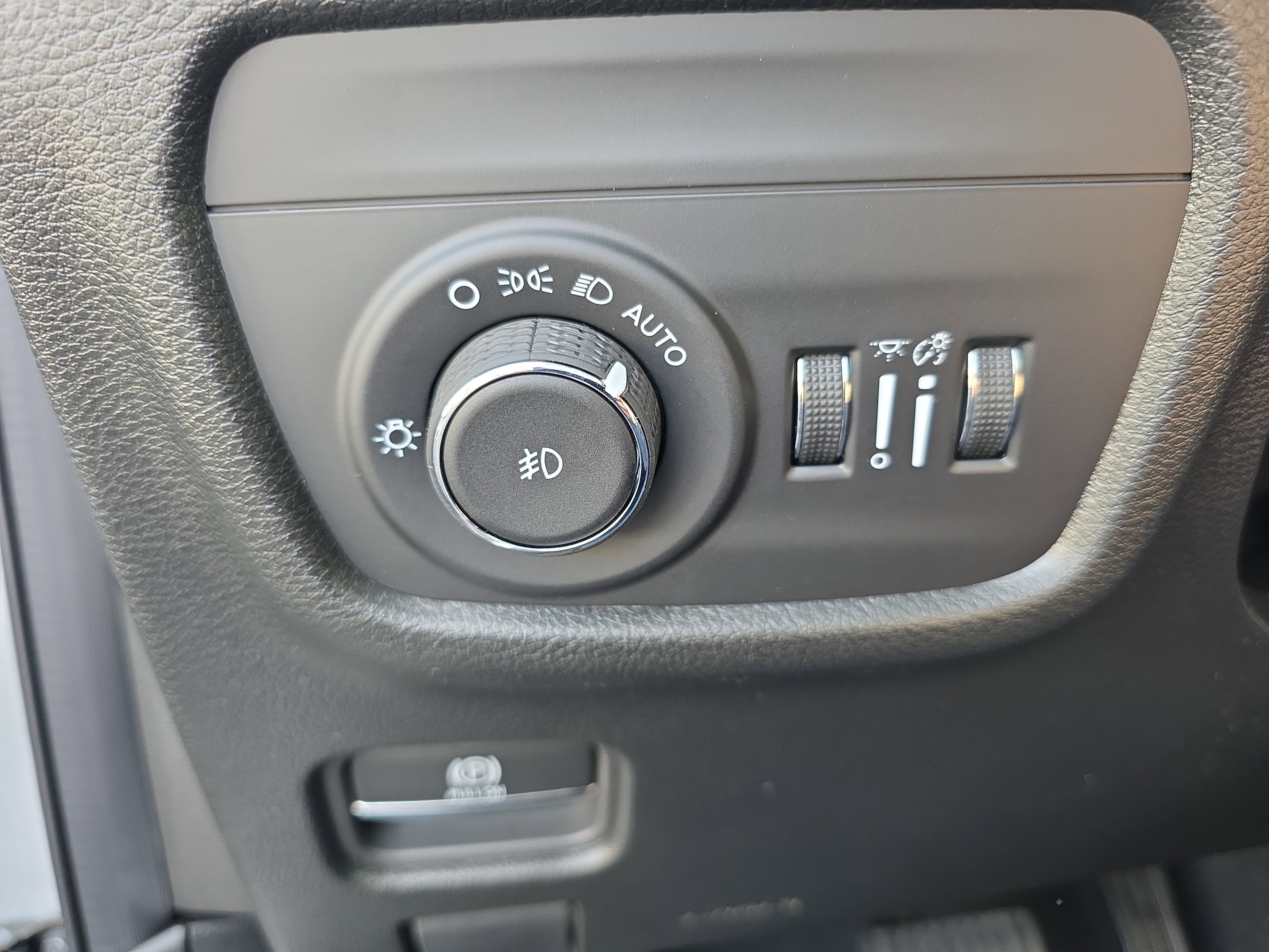 New 2025 Jeep Grand Cherokee Limited w/ Black Appearance Package image 11