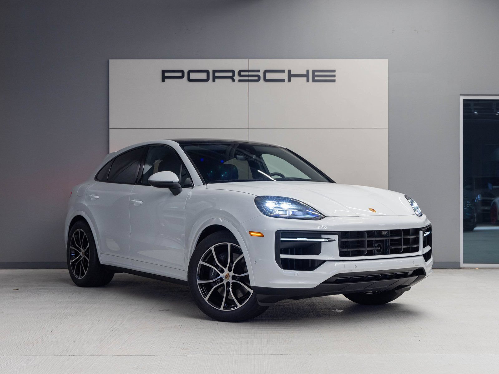 Certified 2026 Porsche Cayenne Coupe AWD/4WD image 9