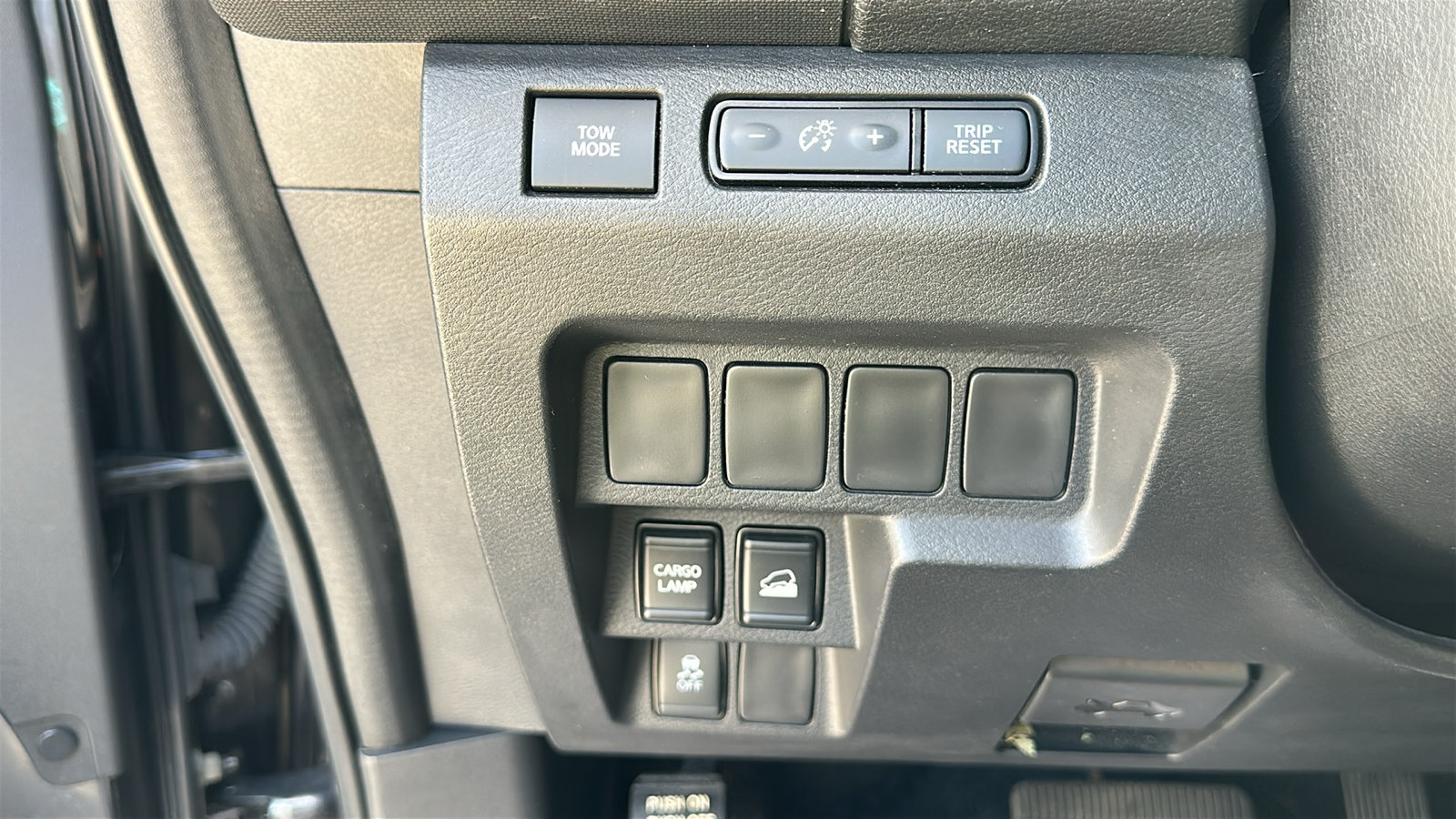 Used 2022 Nissan Frontier SV AWD/4WD image 13