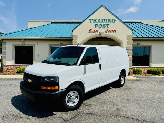Used 2020 Chevrolet Express 2500 w/ Driver Convenience Package RWD video 2