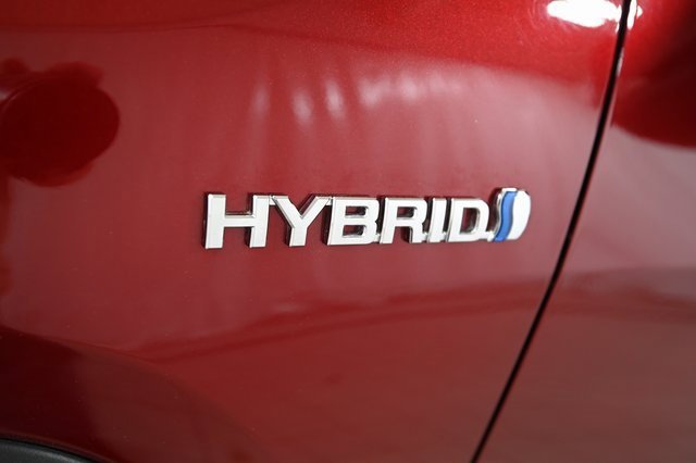 Used 2020 Toyota RAV4 LE image 31